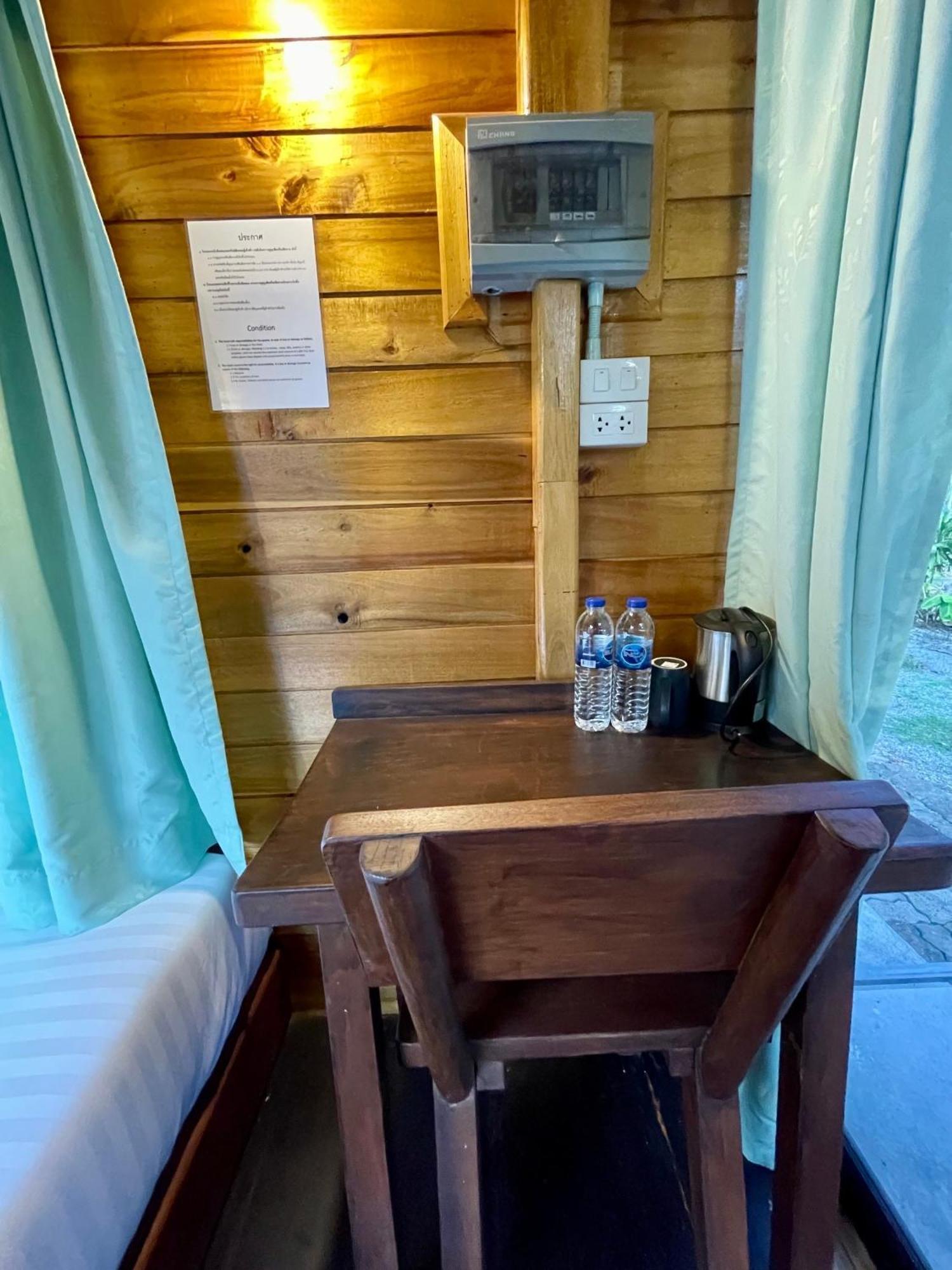 The Camper Lodge Khao Sok Ban Bang Bon Exterior photo