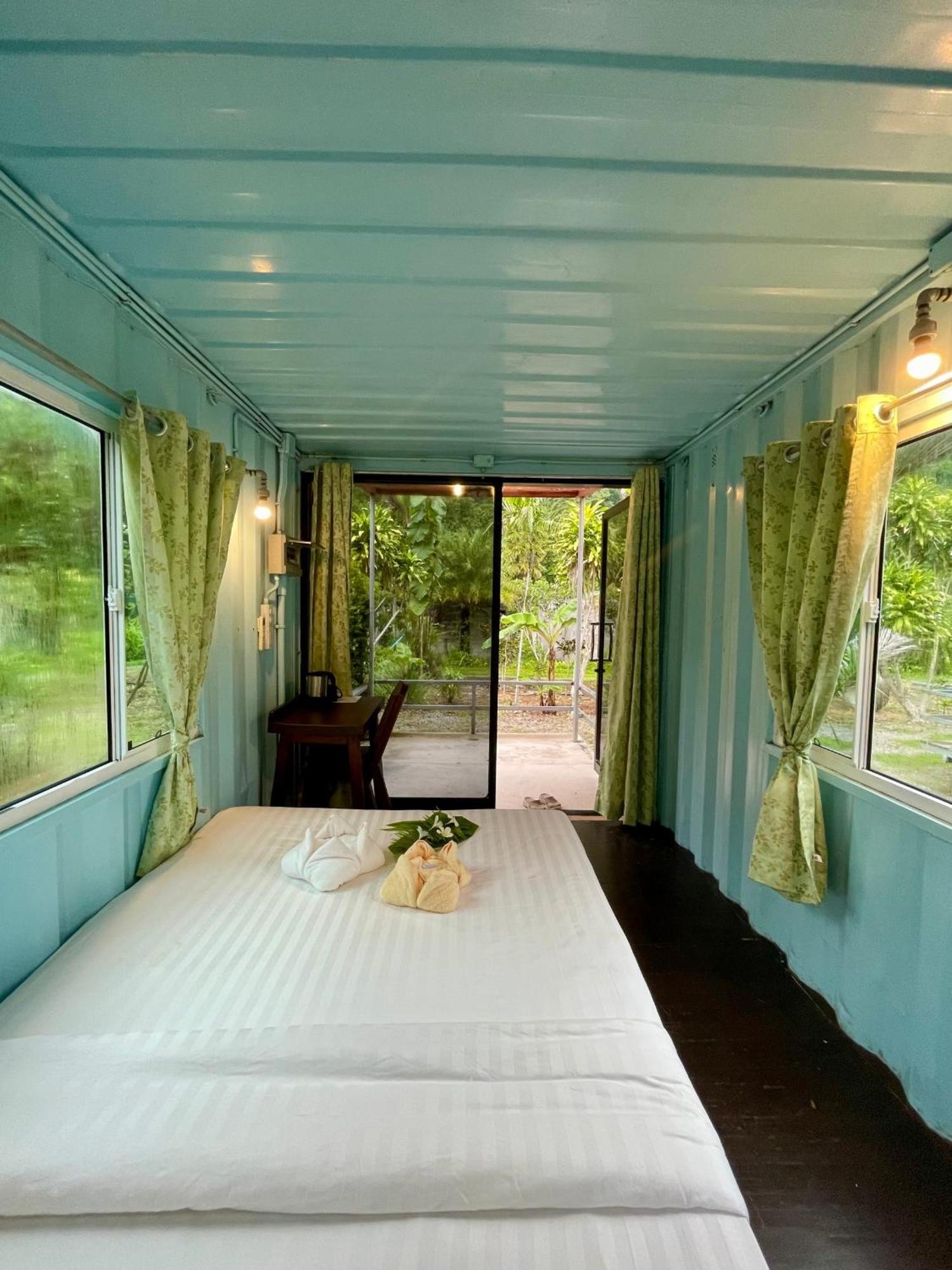 The Camper Lodge Khao Sok Ban Bang Bon Exterior photo