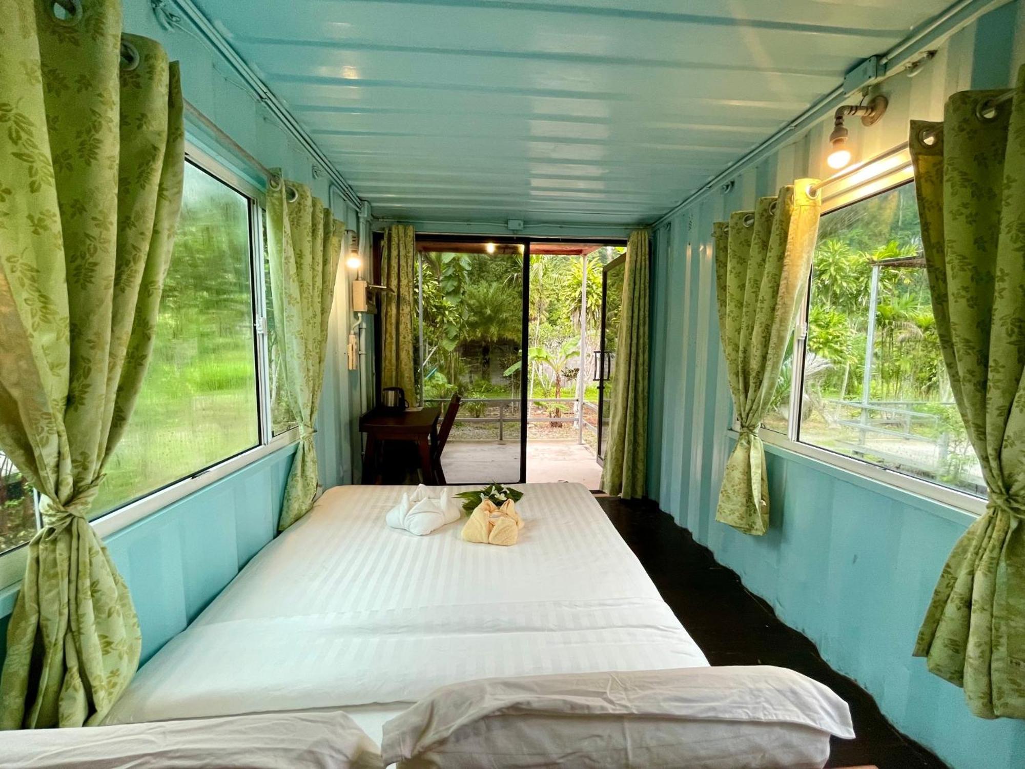 The Camper Lodge Khao Sok Ban Bang Bon Exterior photo