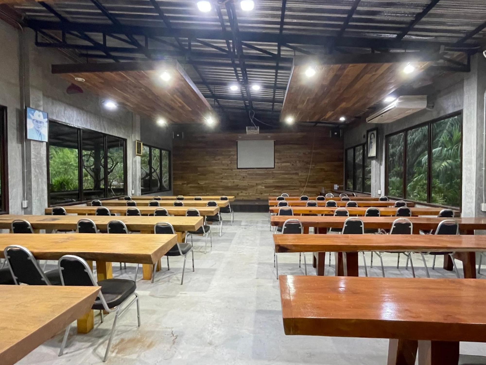 The Camper Lodge Khao Sok Ban Bang Bon Exterior photo